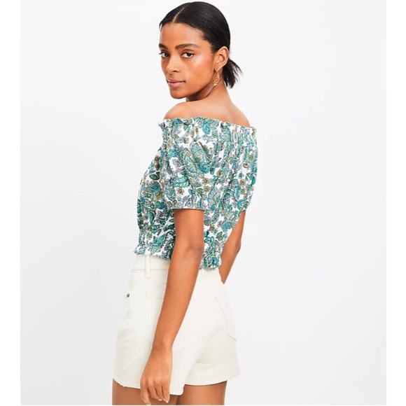 LOFT Floral Green White Crinkle Off Shoulder Paisley Cropped Top Wom Large NWT - Picture 3 of 11